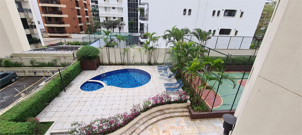 Apartamento à venda com 3 quartos, sendo 1 suíte,  em Indianópolis, São Paulo, SP