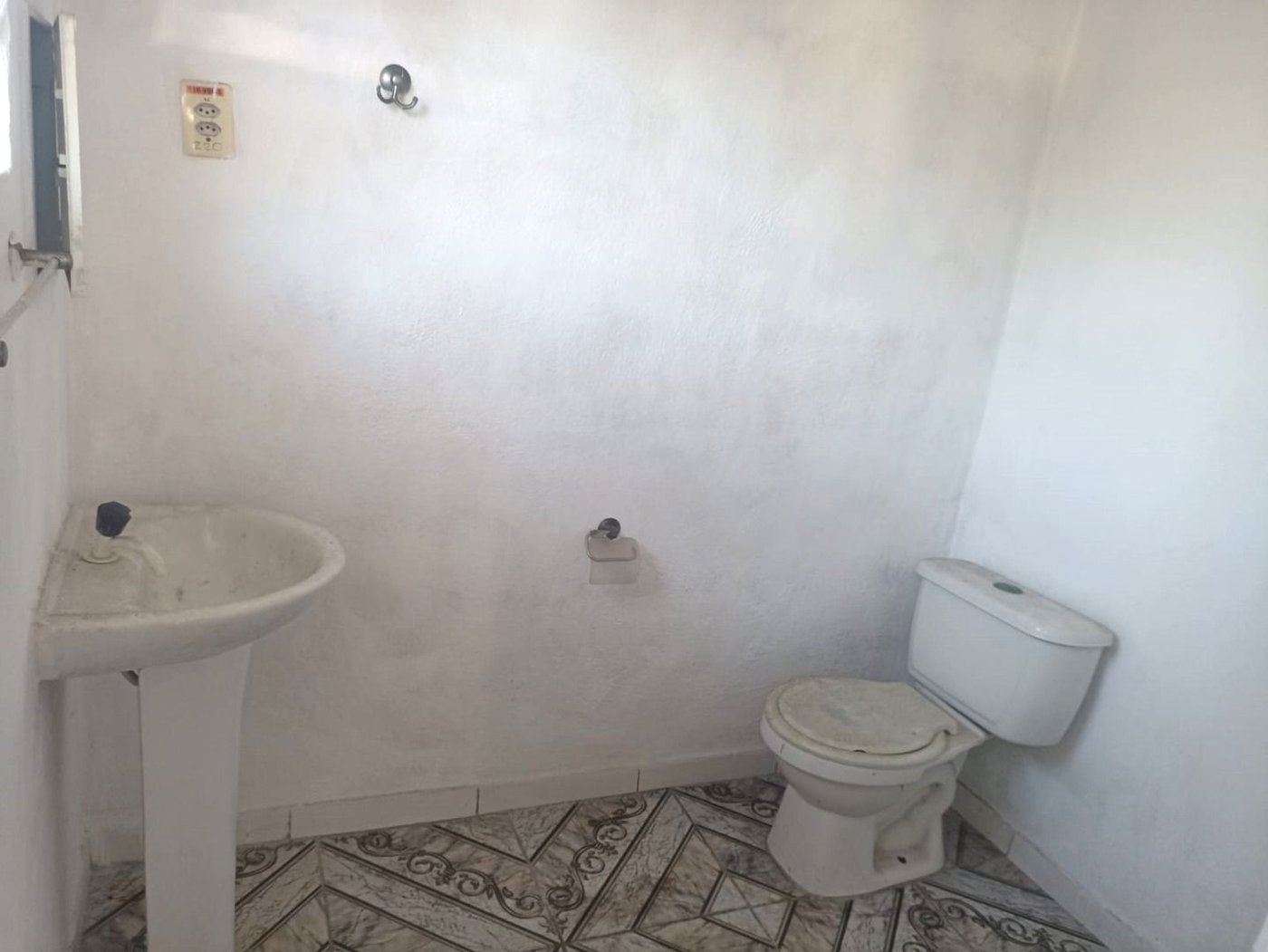 Casa com 2 dormitórios à venda, 244 m² por R$ 460.000,00 - Parque Bitaru - São Vicente/SP