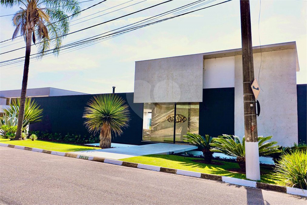 Casa à venda com 4 suítes no condomínio Fazenda Imperial, Sorocaba - SP