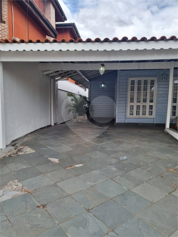 Casa à venda com 4 quartos, sendo 1 suíte, no condomínio Parque Ibiti do Paço, Sorocaba - SP