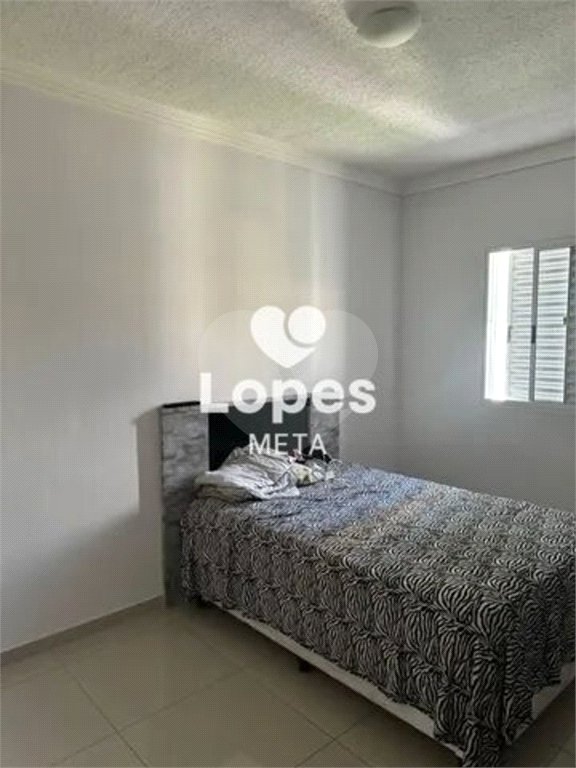 Casa à venda com 2 quartos, sendo 1 suíte, no condomínio Residencial Casa Bella, Jacareí - SP