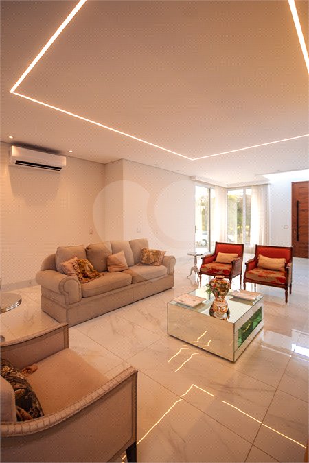 Casa à venda ou para alugar com 4 suítes no condomínio Jardim Vila Paradiso, Indaiatuba - SP