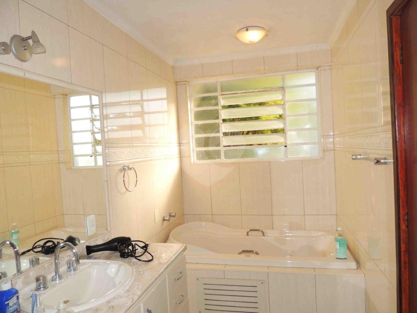 Casa de Vila à venda com 4 quartos, sendo 2 suítes, em Jardim dos Estados, São Paulo, SP