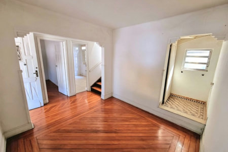 Casa com 3 dormitórios à venda, 119 m² por R$ 689.000,00 - Pompéia - Santos/SP