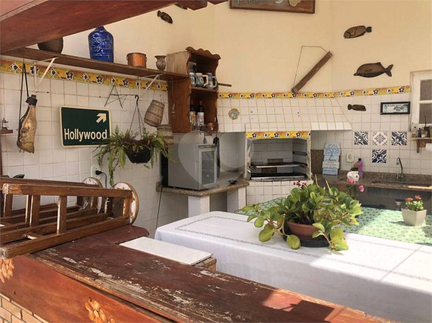 Casa à venda com 4 quartos, sendo 2 suítes,  no condomínio Altos da Serra 1, São José dos Campos - SP