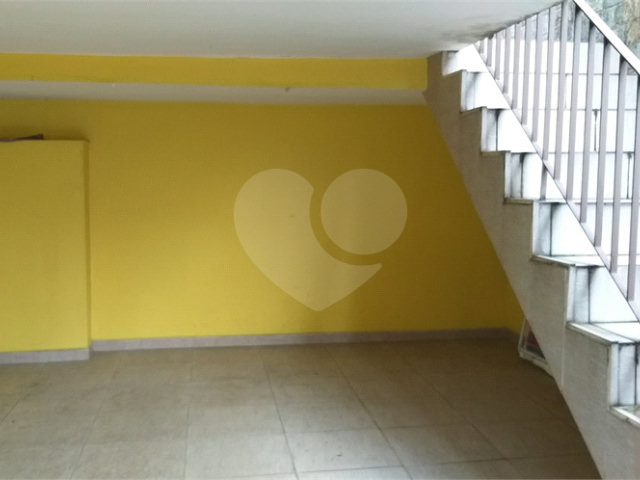 Sobrado à venda com 3 quartos em Vila Irmãos Arnoni, São Paulo, SP