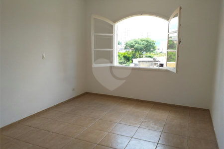 Sobrado à venda com 3 quartos, sendo 1 suíte, em Vila Gustavo, São Paulo, SP