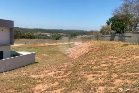 Terreno à venda no condomínio Vale das Águas, Itatiba - SP