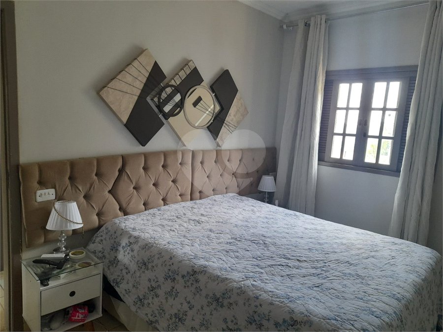 Casa à venda com 3 quartos, sendo 2 suítes, no condomínio Outeiro das Flores, Itupeva - SP