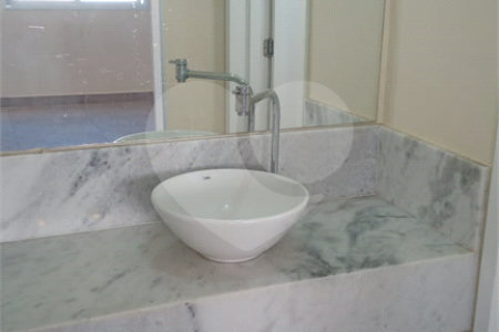 Casa para alugar com 3 quartos, sendo 1 suíte, no condomínio Vila Quinta dos Manacás, Vinhedo - SP