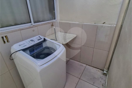 Sobrado à venda com 2 quartos no Centro, Pinhalzinho, SP