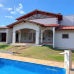 Casa à venda com 4 suítes no condomínio Monte Belo, Salto - SP