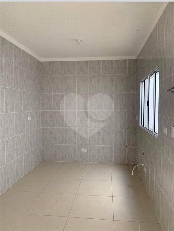 Casa à venda com 2 quartos, sendo 1 suíte, no condomínio Sem Nome, Suzano - SP
