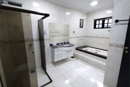Casa à venda com 2 suítes em Vila Oliveira, Itapetininga, SP