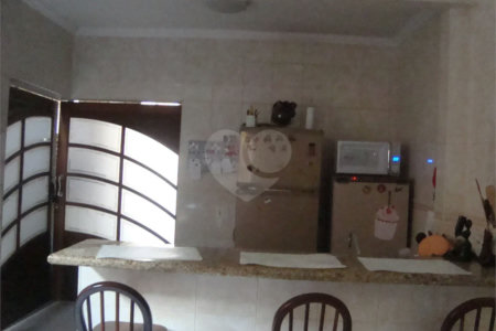 Sobrado à venda com 3 suítes em Vila Vitório Mazzei, São Paulo, SP