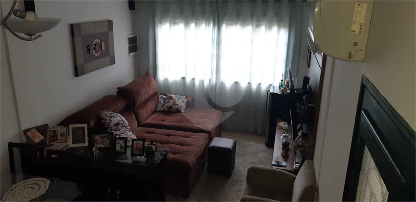 Sobrado à venda com 3 suítes em Parada Inglesa, São Paulo, SP