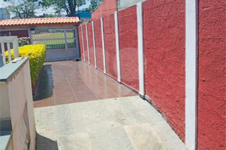 Sobrado à venda com 3 quartos, sendo 1 suíte, em Jardim Casa Branca, Suzano, SP