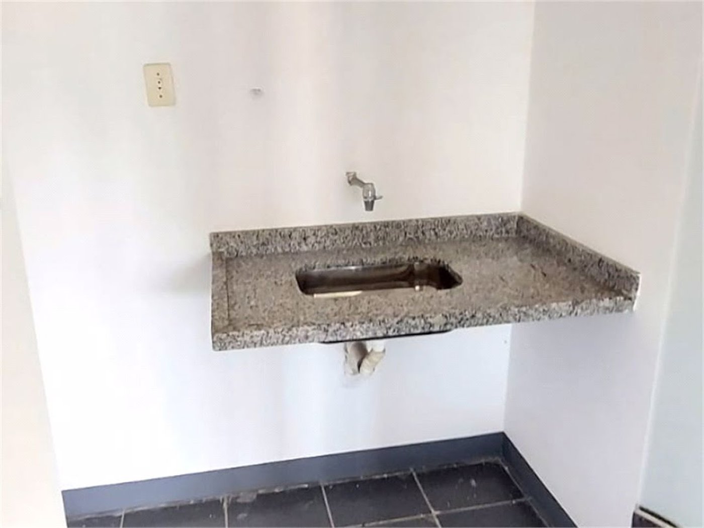 Sala Comercial para venda e locação, Centro, Santos - SA0070.