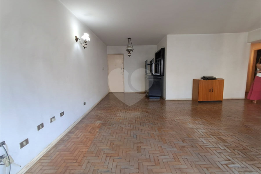 Apartamento à venda com 3 quartos, sendo 1 suíte,  em Paraíso, São Paulo, SP