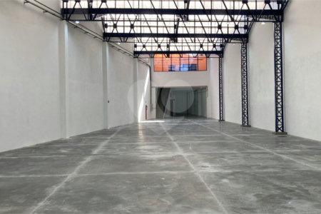 Salão à venda em Vila São João, Ferraz de Vasconcelos, SP