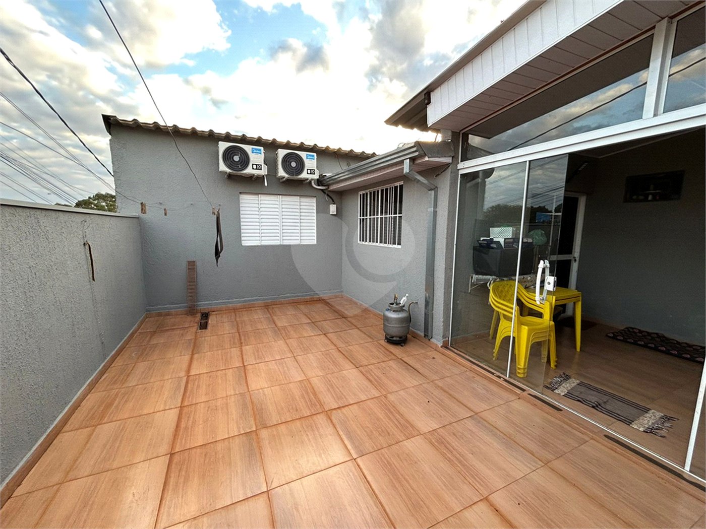 Casa à venda com 4 quartos, sendo 1 suíte, no Centro, Cravinhos, SP