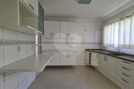 Casa à venda ou para alugar com 3 quartos, sendo 1 suíte,  no condomínio Residencial Villa dos Inglezes, Sorocaba - SP