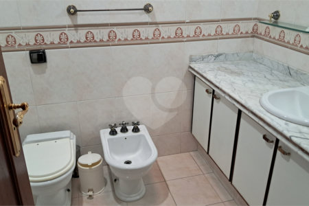 Casa à venda ou para alugar com 3 quartos, sendo 1 suíte, no condomínio Maison, São Paulo - SP