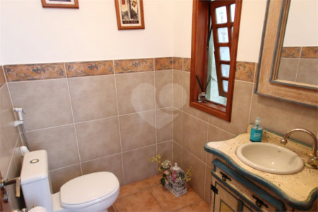 Casa à venda ou para alugar com 3 suítes em Vila Petrópolis, Atibaia, SP