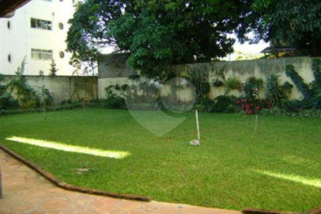 Sobrado à venda com 4 quartos, sendo 2 suítes, em Santo Amaro, São Paulo, SP