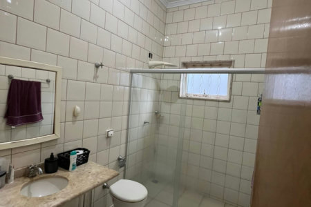 Casa à venda com 3 quartos, sendo 1 suíte,  em Jardim Primaveril, Três Lagoas, MS