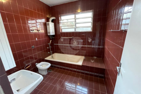 Casa à venda com 3 quartos, sendo 1 suíte, em Jardim Panorama, São Paulo, SP