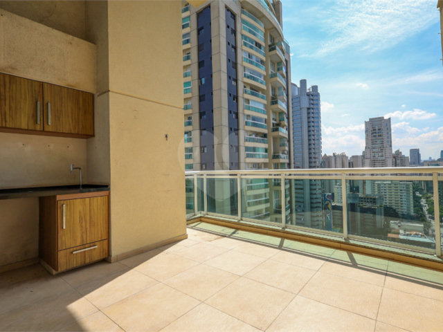 Apartamento à venda com 3 quartos, sendo 2 suítes,  em Brooklin, São Paulo, SP