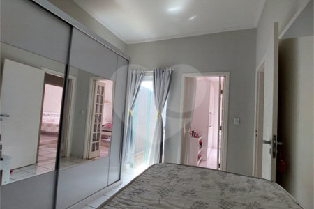 Casa à venda com 3 quartos, sendo 2 suítes, no Centro, Bom Jesus dos Perdões, SP