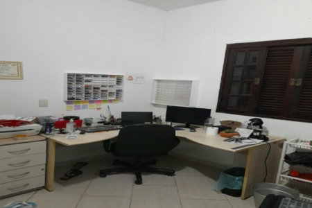 Casa à venda com 4 quartos, sendo 1 suíte, em City Bussocaba, Osasco, SP