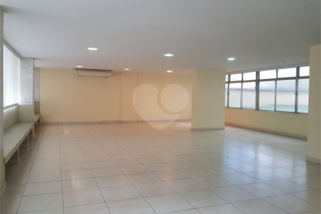 Apartamento à venda com 3 quartos, sendo 2 suítes,  em Tijuca, Rio de Janeiro, RJ