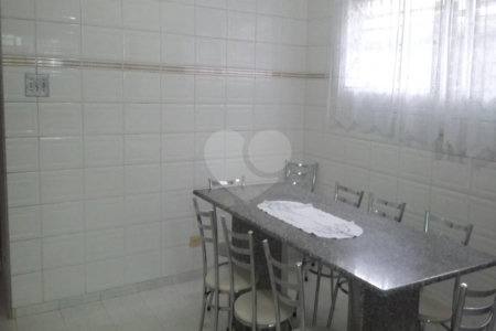Casa à venda com 3 quartos, sendo 1 suíte, em Jardim Pinheiros, São Paulo, SP