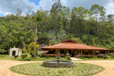 Fazenda à venda com 8 quartos em Do Carmo (canguera), São Roque, SP