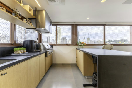 Apartamento à venda com 3 suítes em Jardim das Bandeiras, São Paulo, SP