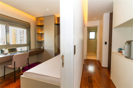 Apartamento à venda com 3 quartos, sendo 1 suíte, em Vila Mariana, São Paulo, SP