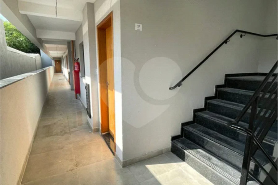 Casa à venda com 3 quartos, sendo 1 suíte, no condomínio Residencial Calegari, São Paulo - SP