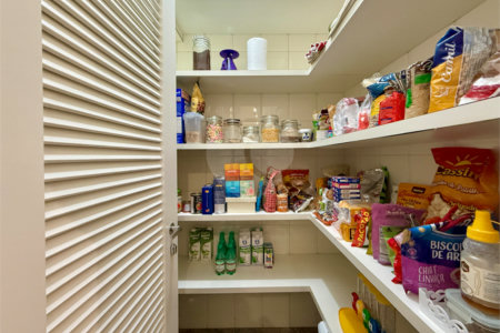 Apartamento à venda com 3 suítes em Campo Belo, São Paulo, SP