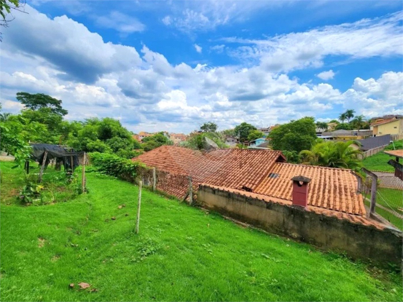 Casa à venda com 3 quartos, sendo 1 suíte, em Vista Alegre, Vinhedo, SP