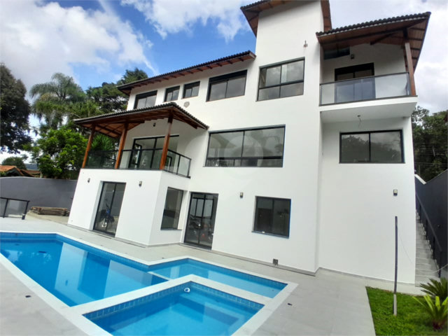 Casa à venda ou para alugar com 3 suítes no condomínio Sausalito, Mairiporã - SP