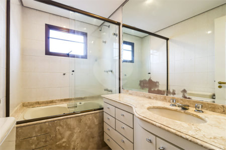 Apartamento à venda com 4 quartos, sendo 3 suítes, em Brooklin Paulista, São Paulo, SP