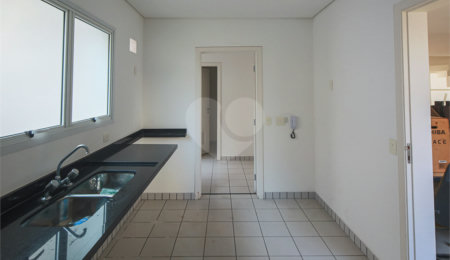 Casa à venda com 3 suítes no condomínio Bristol Village, São Paulo - SP