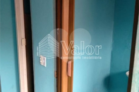 Ótimo salão comercial com uma casa no andar superior