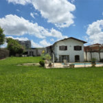 Casa Térrea com 3 quartos sendo 1 suíte. 1.400m² A/T. Jardim Floresta, Atibaia, SP