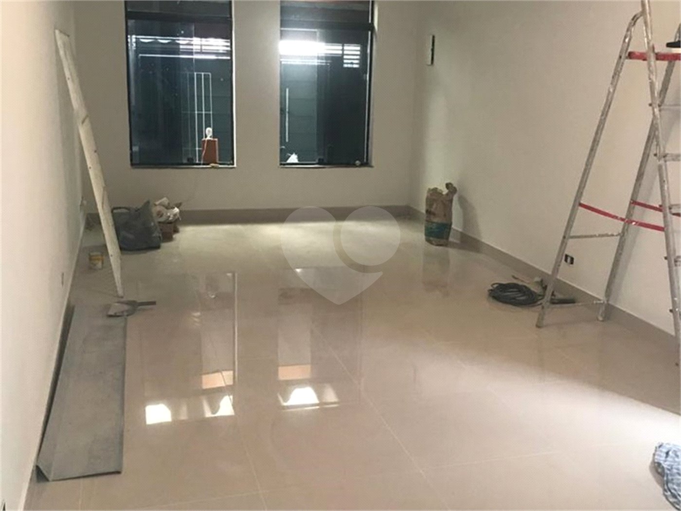 Sobrado à venda com 4 quartos, sendo 3 suítes,  em Tremembé, São Paulo, SP