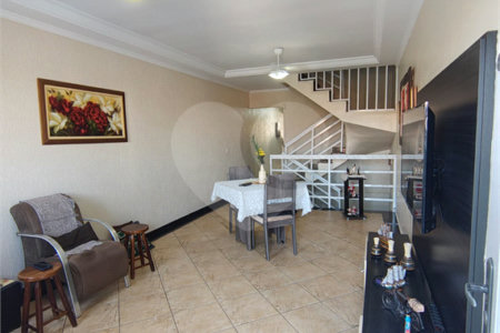 Sobrado à venda com 3 quartos, sendo 1 suíte,  em Vila Matilde, São Paulo, SP