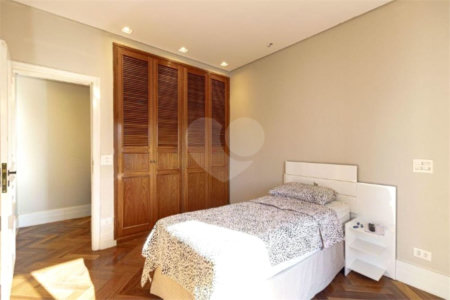 Apartamento à venda com 3 suítes em Jardim Parque Morumbi, São Paulo, SP